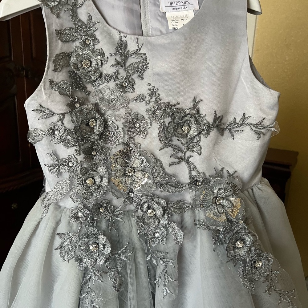 Girls party dress size 8 grey color